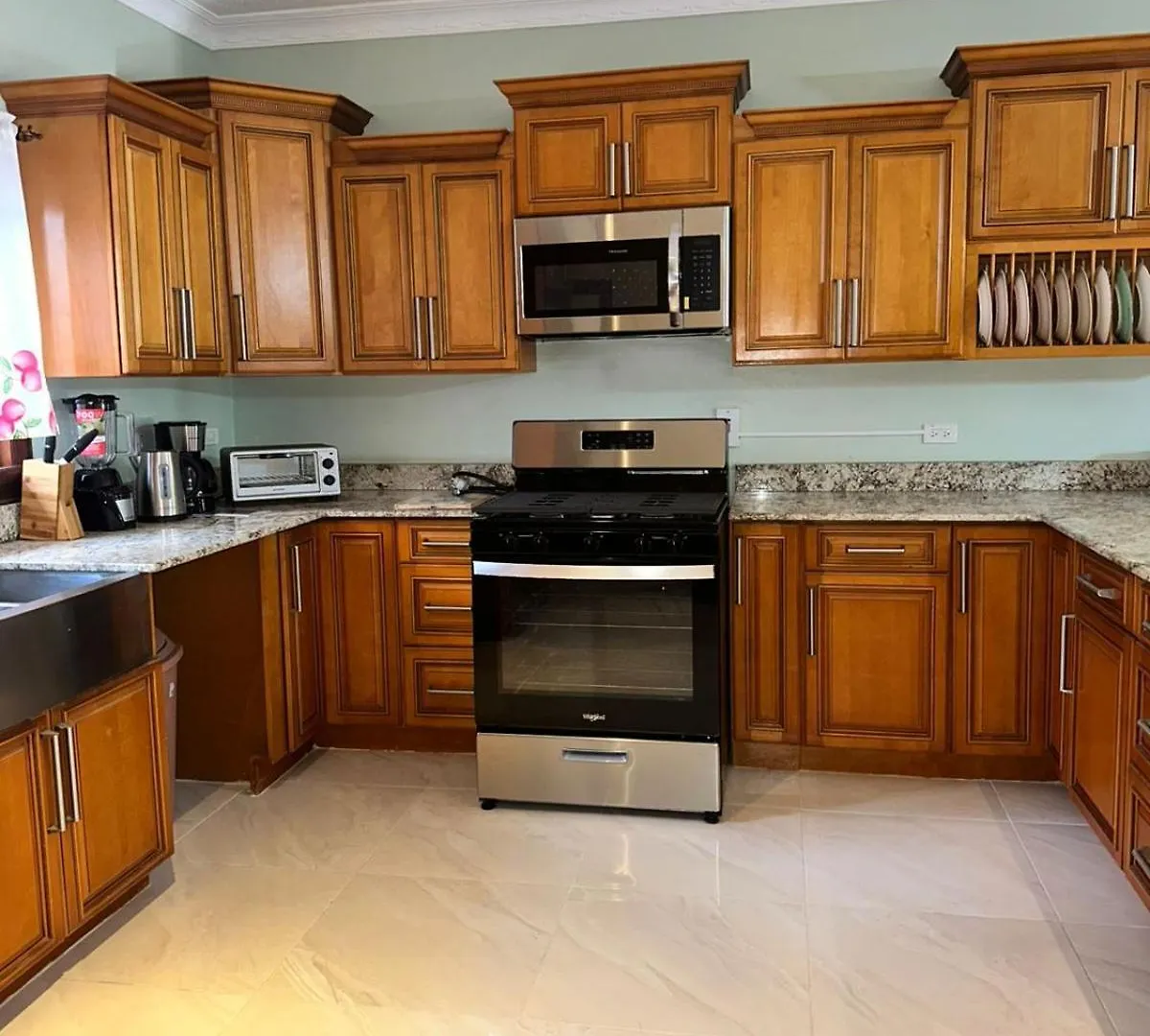 Royal Deluxe At Dillsbury Xl Apartment Kingston 0*,
