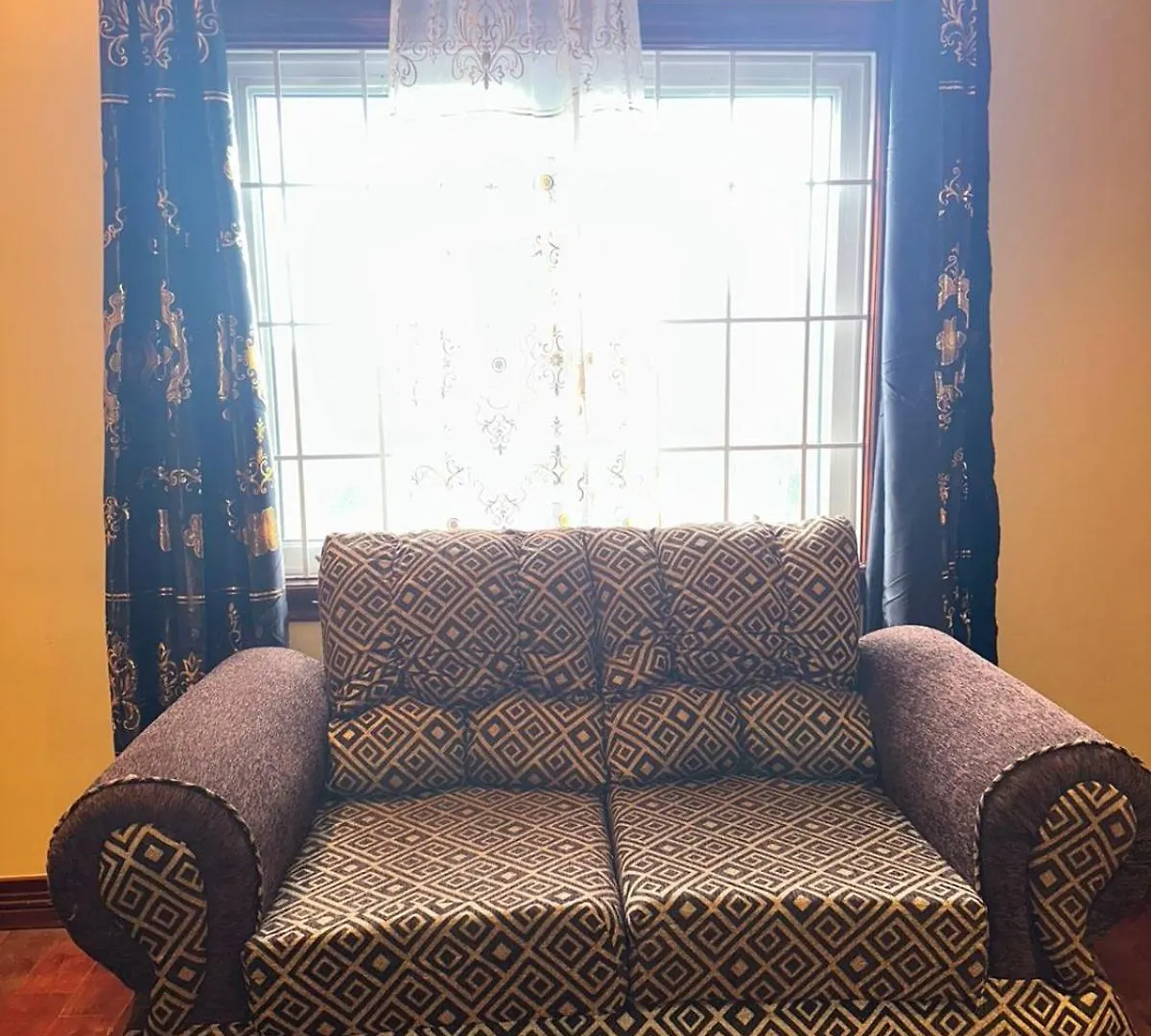 Royal Deluxe At Dillsbury Xl Apartment Kingston