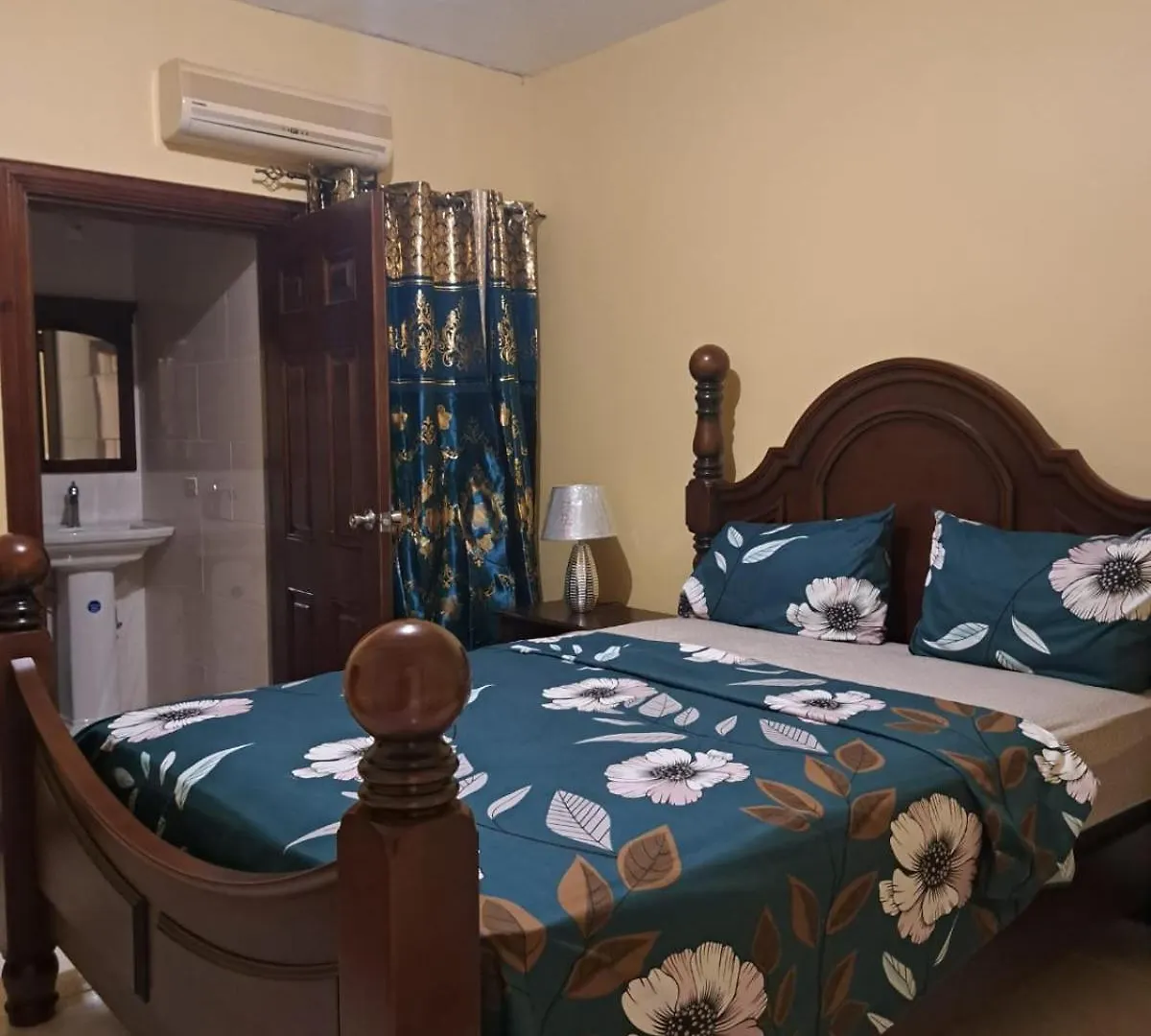 Royal Deluxe At Dillsbury Xl Apartment Kingston Jamaica